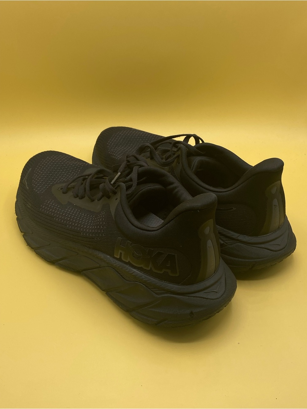 Hoka One One Arahi 7 "Triple Black" - Picture 3 of 4